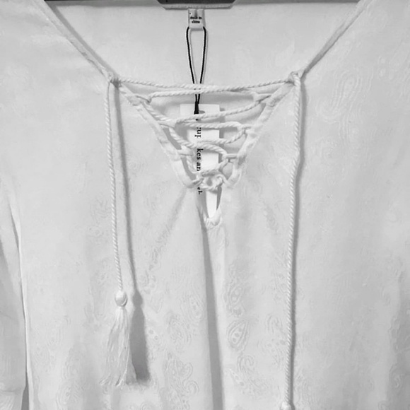 Cupcakes & Cashmere Jett Top CH304723 - Picture 8 of 8